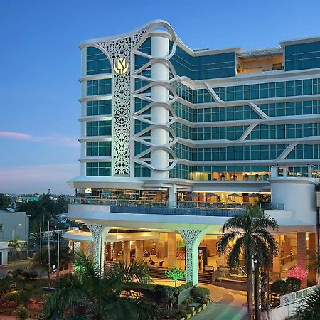Golden Tulip Galaxy Hotel Banjarmasin Exterior foto