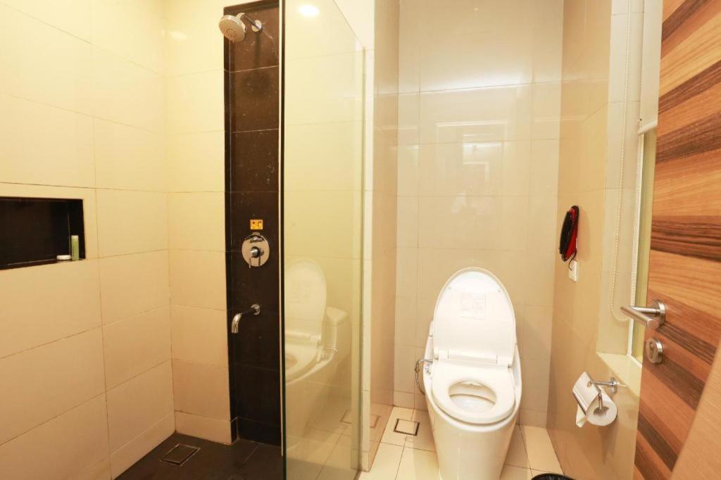 Golden Tulip Galaxy Hotel Banjarmasin Exterior foto