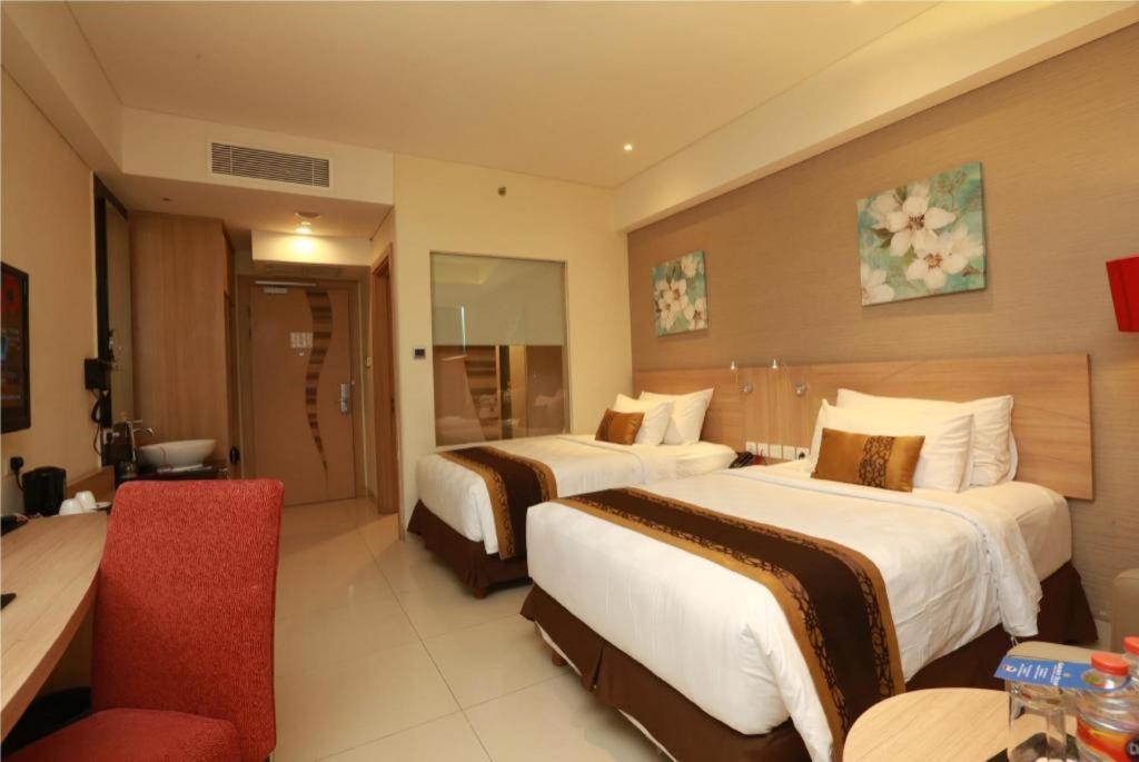 Golden Tulip Galaxy Hotel Banjarmasin Exterior foto