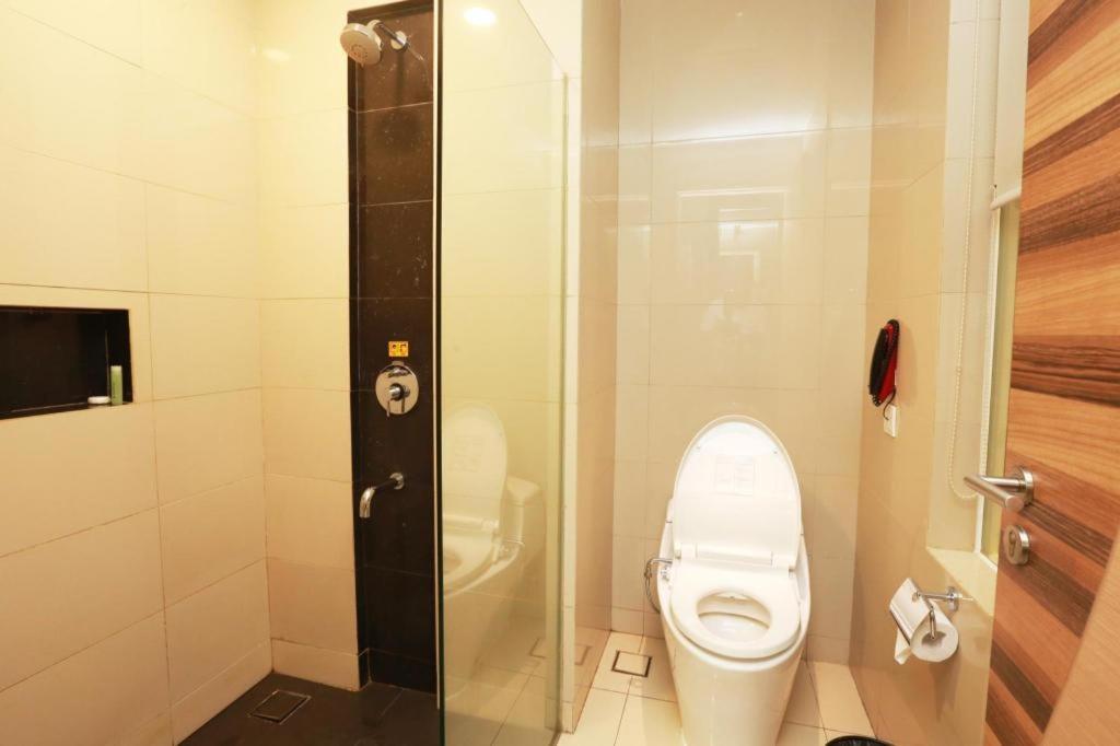 Golden Tulip Galaxy Hotel Banjarmasin Exterior foto